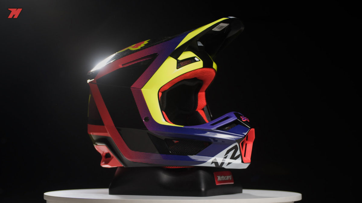 Comparativa cascos Fox: V1 vs V2. ¡Nuevos cascos motocross 2021! · Motocard