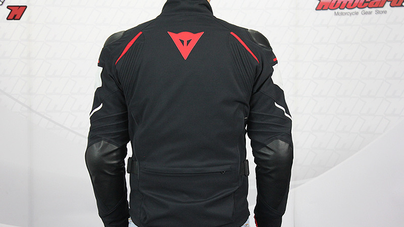 Review: Dainese Rain Master D-Dry jacket · Motocard