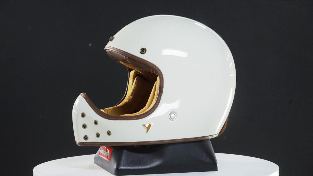 Casco ByCity The Rock, un casco vintage di tendenza. Prezzo e opinioni ·  Motocard
