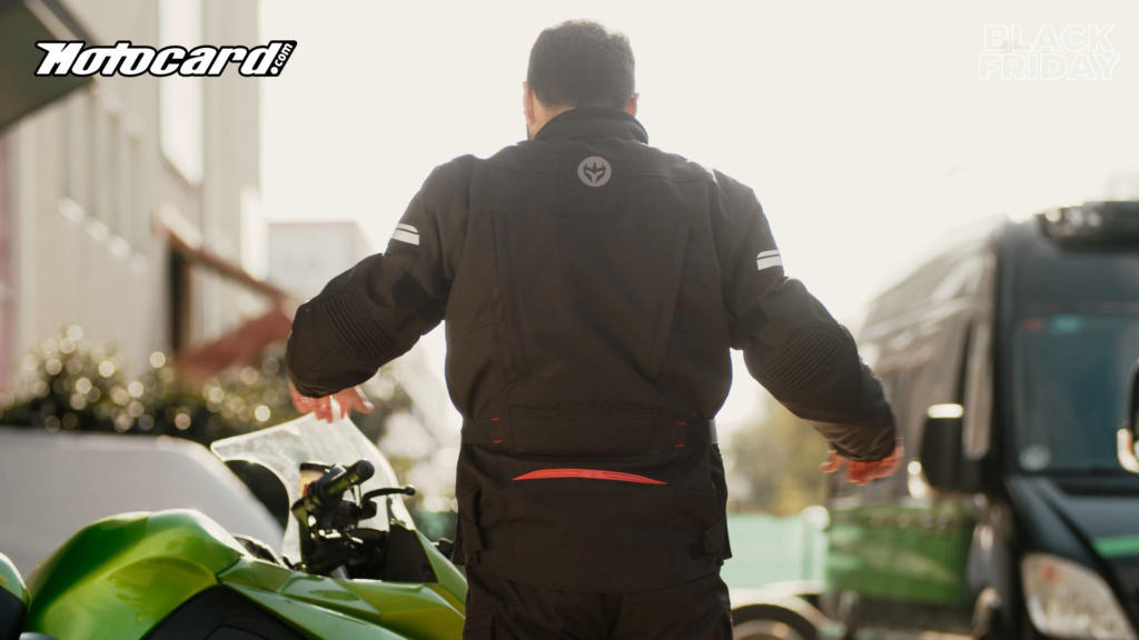 La chaqueta Armure Mack es una chaqueta de moto para todo el año