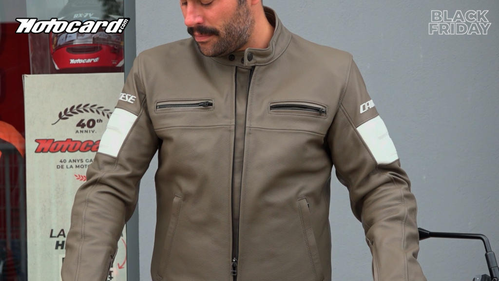 Esta chaqueta de moto Dainese de piel es ideal para ir con estilo
